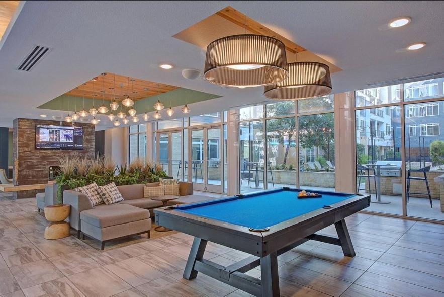 Beautiful Riverwalk Apt With Full Amenities, King Bed & Free Parking San Antonio Exteriör bild