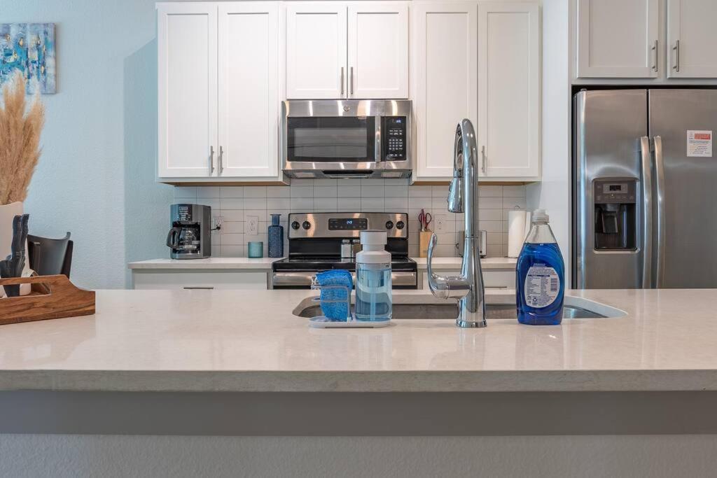 Beautiful Riverwalk Apt With Full Amenities, King Bed & Free Parking San Antonio Exteriör bild