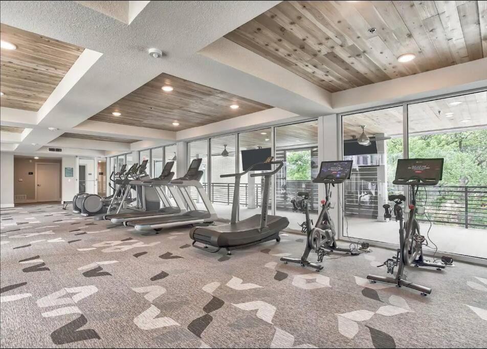 Beautiful Riverwalk Apt With Full Amenities, King Bed & Free Parking San Antonio Exteriör bild