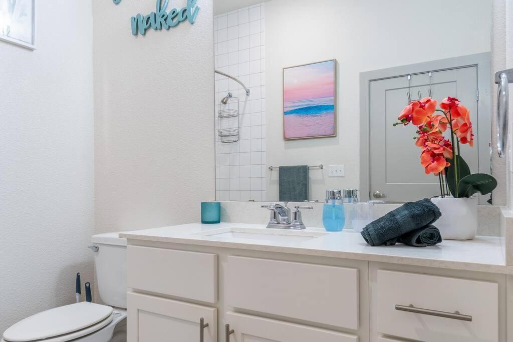 Beautiful Riverwalk Apt With Full Amenities, King Bed & Free Parking San Antonio Exteriör bild