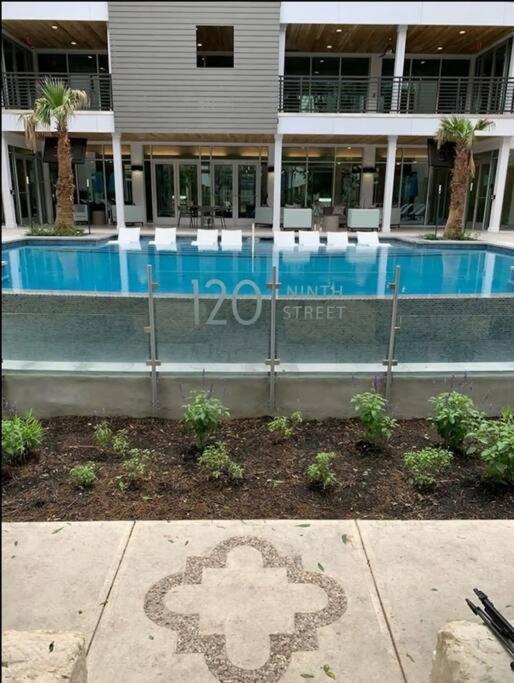 Beautiful Riverwalk Apt With Full Amenities, King Bed & Free Parking San Antonio Exteriör bild