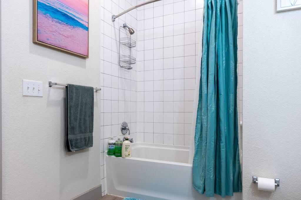 Beautiful Riverwalk Apt With Full Amenities, King Bed & Free Parking San Antonio Exteriör bild