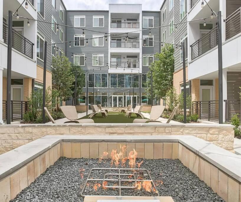 Beautiful Riverwalk Apt With Full Amenities, King Bed & Free Parking San Antonio Exteriör bild