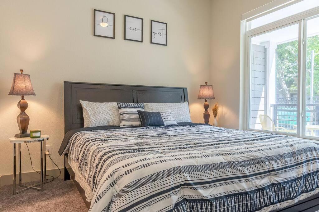 Beautiful Riverwalk Apt With Full Amenities, King Bed & Free Parking San Antonio Exteriör bild